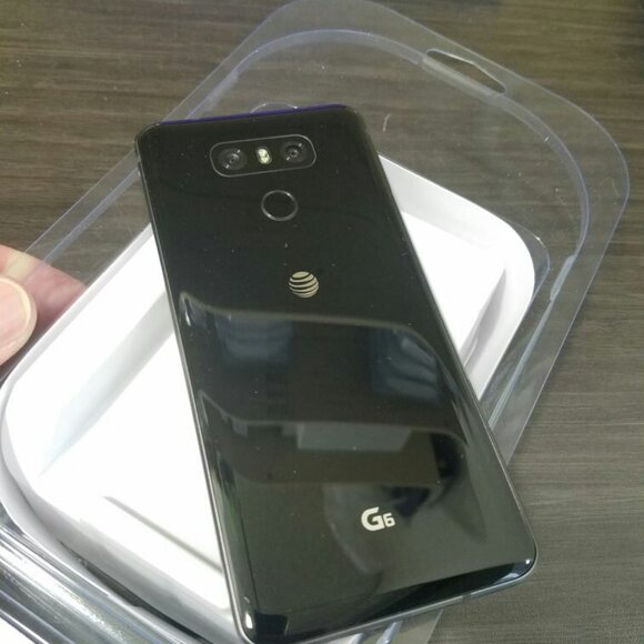 LG G6 ThinQ 32GB Black, Unlocked. In good condition !!! - Picture 7 of 8